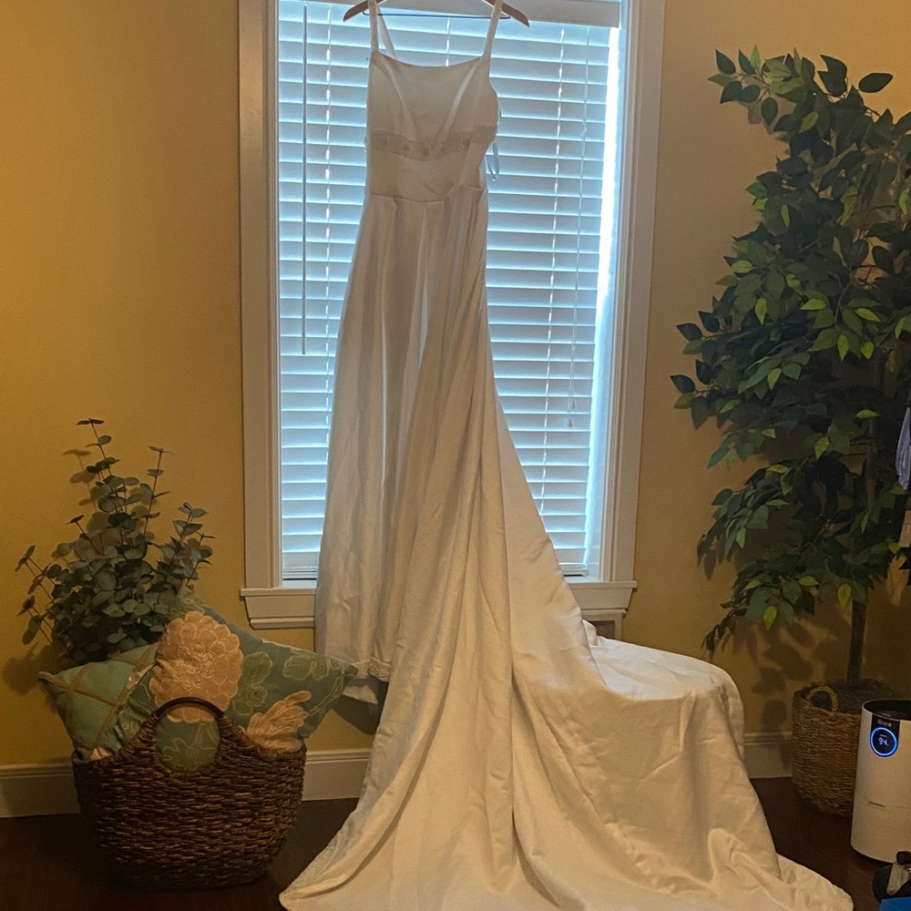 Mary's Bridal Elegant White Wedding Dress
